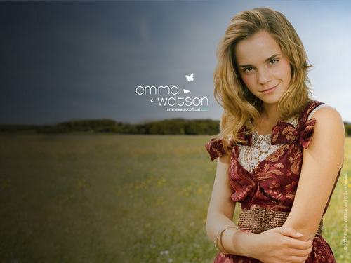 [Actress] Emma Watson (Hermione Granger) Emma-Watson-emma-watson-5111455-500-375