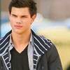 Les loup-garou Taylor-Lautner-taylor-lautner-5112925-100-100