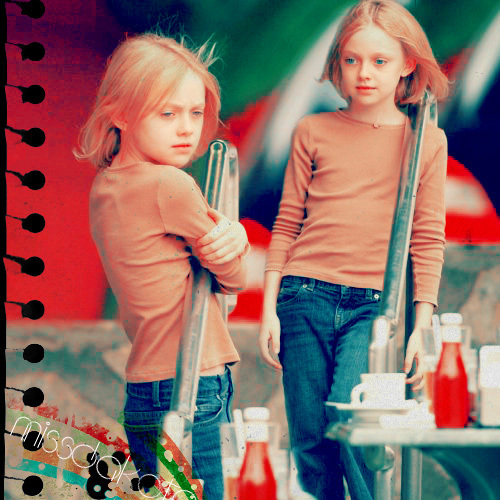 صور داكوتا فانينج Dakota-dakota-fanning-5473027-500-500