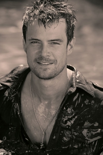 ♚ BA: All Stars ♚ ♂ - Página 3 Josh-josh-duhamel-5617513-333-500