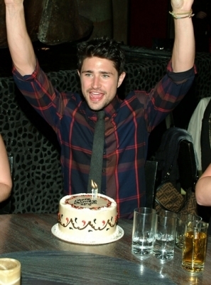 أحلى صور لآحلى Matt Dallas Matt-s-birthday-2008-matt-dallas-5694970-297-400