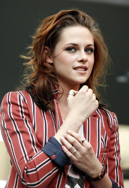 صور  >>  kristen stewart Kristen-Stewart-kristen-stewart-5819599-410-600