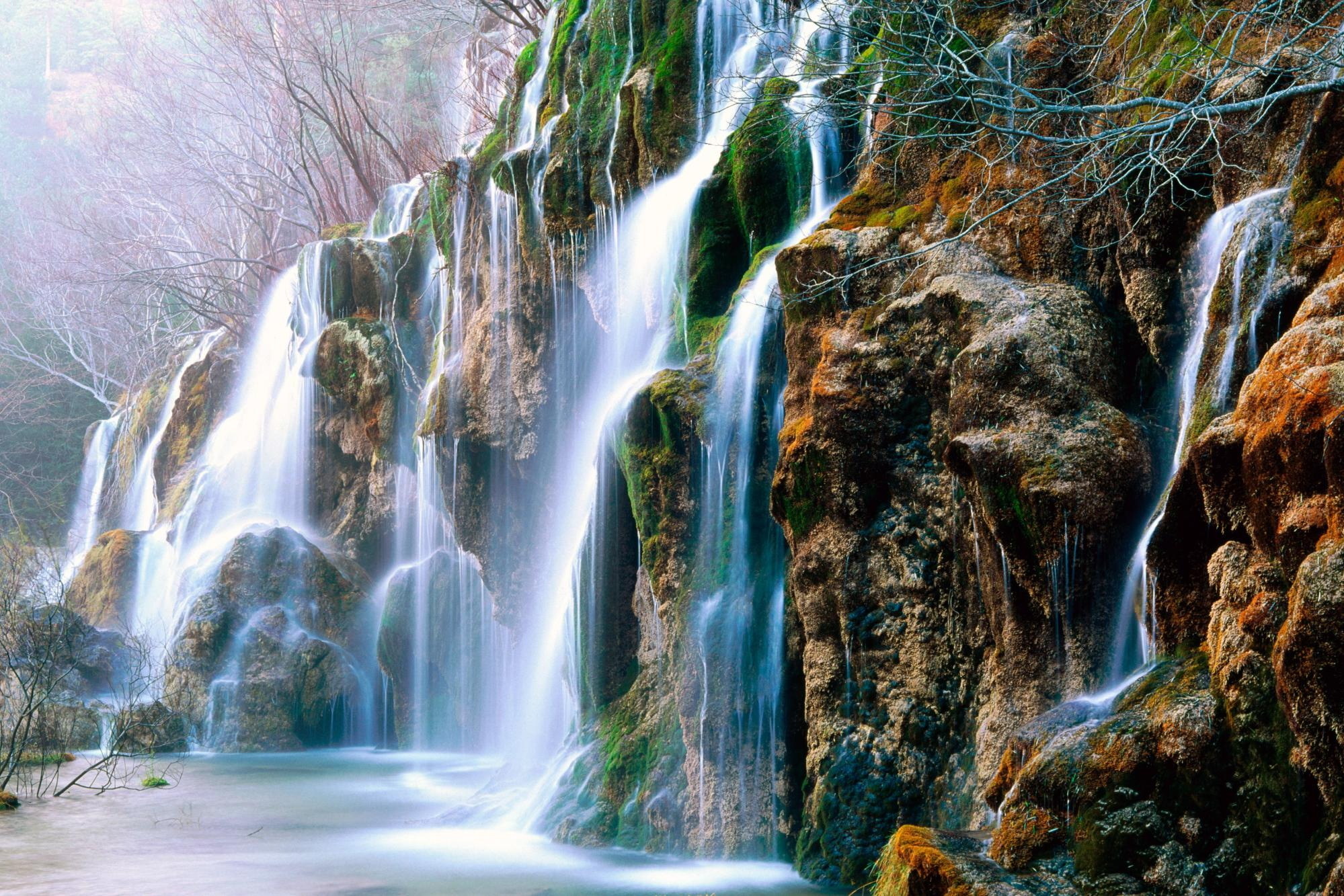صور شلالات رائعة  Waterfalls-mountains-and-waterfalls-5835884-1999-1333