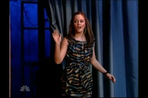 Leighton Meester - Sayfa 4 Leighton-Meester-Late-Night-with-Jimmy-Fallon-leighton-meester-6323680-500-333