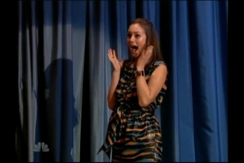 Leighton Meester - Sayfa 4 Leighton-Meester-Late-Night-with-Jimmy-Fallon-leighton-meester-6323769-500-333