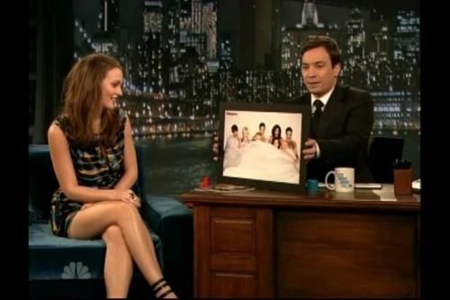 Leighton Meester - Sayfa 4 Leighton-Meester-Late-Night-with-Jimmy-Fallon-leighton-meester-6323785-500-333