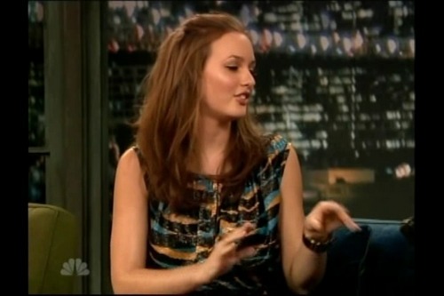 Leighton Meester - Sayfa 4 Leighton-Meester-Late-Night-with-Jimmy-Fallon-leighton-meester-6323792-500-333