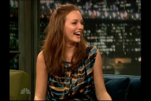 Leighton Meester - Sayfa 4 Leighton-Meester-Late-Night-with-Jimmy-Fallon-leighton-meester-6323829-500-333