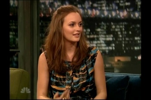 Leighton Meester - Sayfa 4 Leighton-Meester-Late-Night-with-Jimmy-Fallon-leighton-meester-6323834-500-333