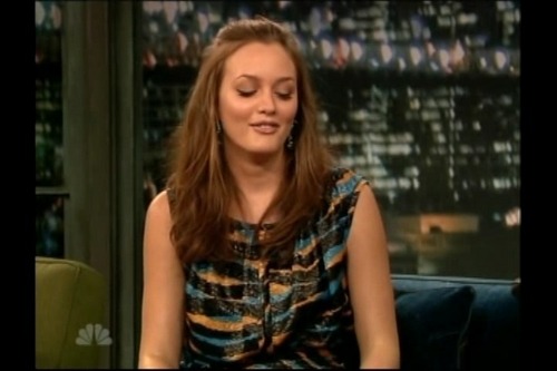 Leighton Meester - Sayfa 4 Leighton-Meester-Late-Night-with-Jimmy-Fallon-leighton-meester-6323840-500-333