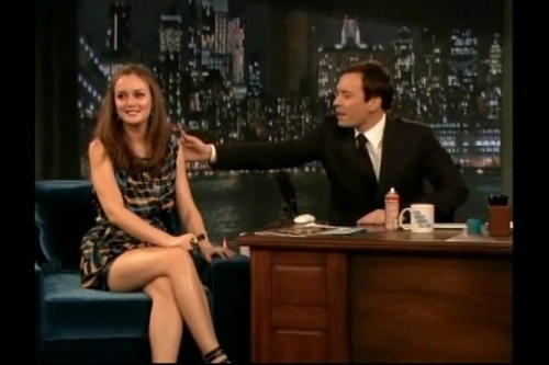 Leighton Meester - Sayfa 4 Leighton-Meester-Late-Night-with-Jimmy-Fallon-leighton-meester-6323896-500-333