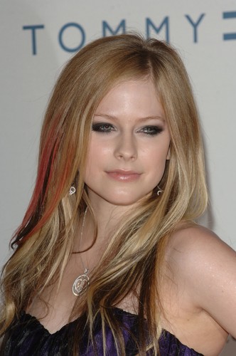 2009 Race to Erase MS Event - Century City, LA Avril-Lavigne-avril-lavigne-6430515-332-500