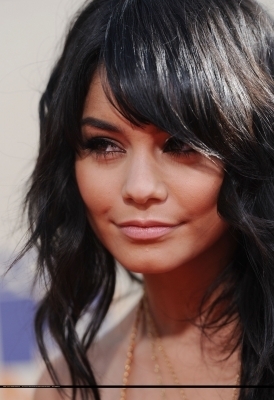 Officijal gallery Vanessa-2009-MTV-Movie-Awards-vanessa-anne-hudgens-6500830-274-400