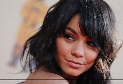 Officijal gallery Vanessa-2009-MTV-Movie-Awards-vanessa-anne-hudgens-6500832-400-273