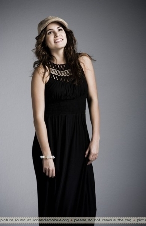 Hollywood Photoshoot Nikki-Reed-photoshoot-3-rosalie-hale-6623037-291-450