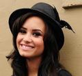 Personajes Pre-Establecidos (Chicas) Demi-icons-demi-lovato-6695110-120-111