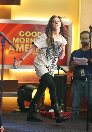 Soundcheck for Good Morning America in Times Square - June 16 2009 Ashley-ashley-tisdale-6722446-349-500