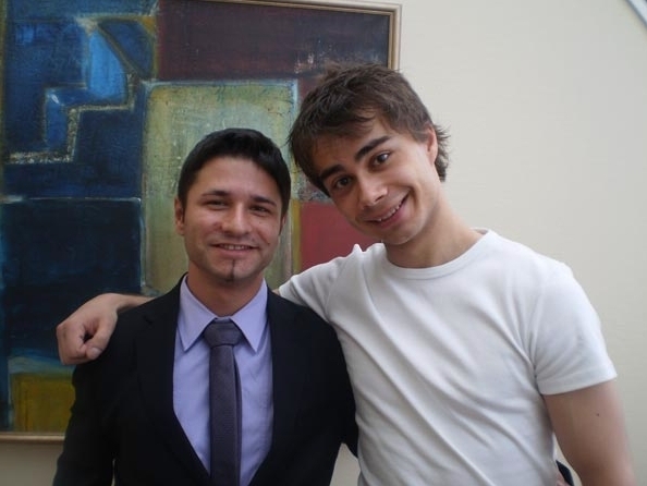 Alexander Resimleri - Sayfa 2 Sashka-alexander-rybak-6710906-594-446