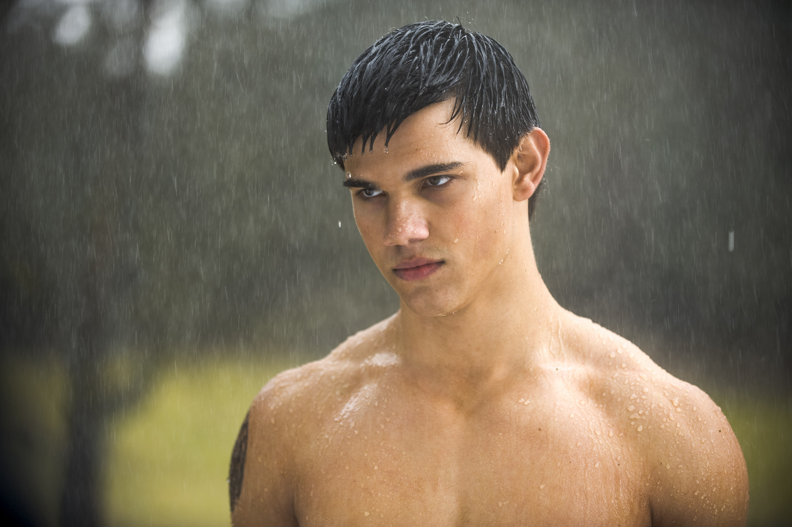 New Moon Stills Jacob-Black-new-moon-movie-6854561-2560-1703