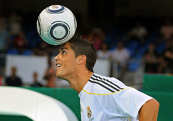 صور كرتسيانور رونالدو - New Cristiano-Ronaldo-cristiano-ronaldo-7006667-555-387