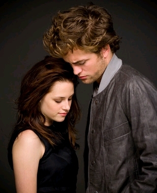 صور فرقة gothek  والـــ ادوارد  Twilight-edward-and-bella-forever-7028505-309-380