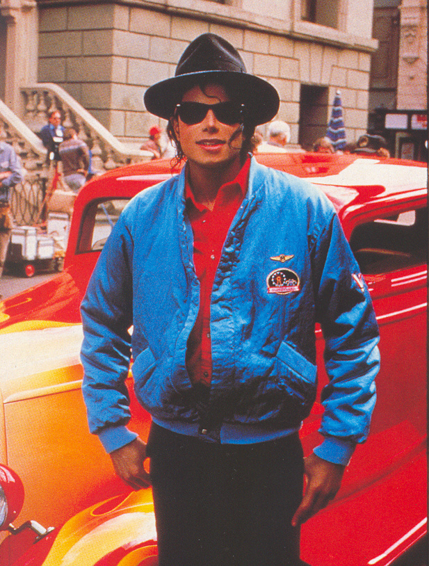 Immagini era "BAD" - Pagina 5 Moonwalker-michael-jackson-7153139-617-814