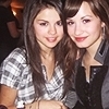 رمزيـــآآآت سسسلينـــآ ^.^ Selena-Demi-selena-gomez-and-demi-lovato-7125747-100-100