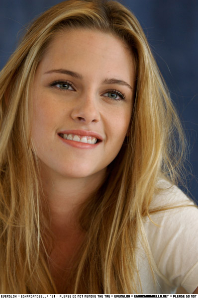 Kristen Stewart - Sayfa 2 More-Oldies-But-Goodies-kristen-stewart-7356733-398-600