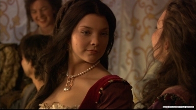 Natalie Faye Natalie-dormer-screencap-anne-boleyn-7323619-400-225