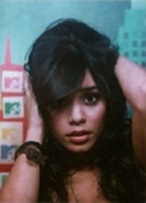 Vanessa Hudgens Resimleri - Sayfa 2 TRL-Photobooth-vanessa-anne-hudgens-7423879-288-400