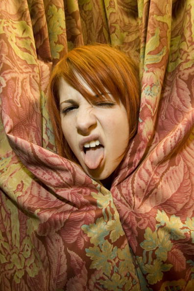 Hayley Fhotoshot-paramore-7471986-396-594