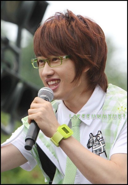 ѕυрєя Ĵυиіоя Ғай مدونتنا لسوبر جونيور  - صفحة 3 Uri-EunHyuk-super-junior-7550975-415-599