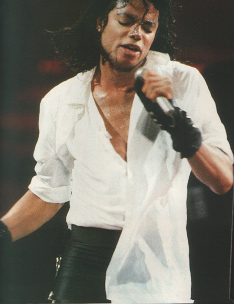 Immagini vietate ai "deboli di cuore" - Pagina 16 Bad-tour-Michael-s-performing-Dirty-Diana-dirty-diana-7535993-466-604