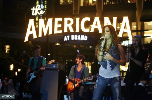 Ashley performing at The Americana in Glendale - August 12 2009 - Page 3 AUGUST-12TH-The-Americana-at-Brand-Concert-ashley-tisdale-7645436-500-328