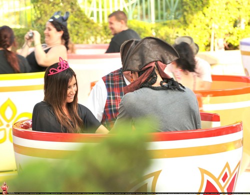Ashley and Scott spend a day at Disneyland together in Anaheim - August 23 - Page 2 Ashley-ashley-tisdale-7852196-500-390