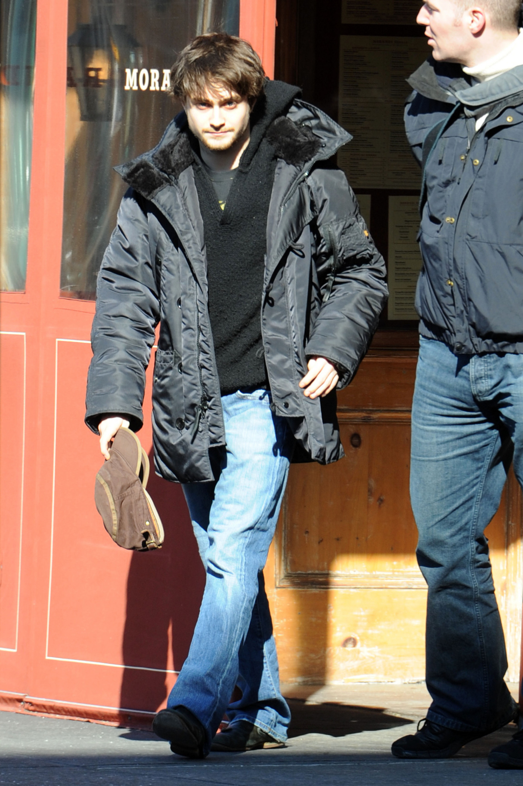 دانييل رادكليف في نيويورك In-New-York-City-02-05-09-HQ-daniel-radcliffe-7869241-1703-2560