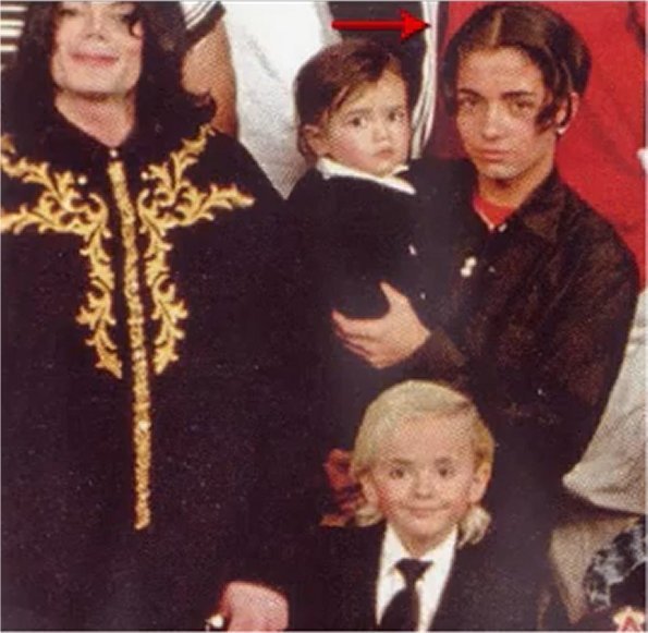 Michael's Kids - Pagina 12 Prince-Jackson-prince-michael-jackson-8099927-595-581