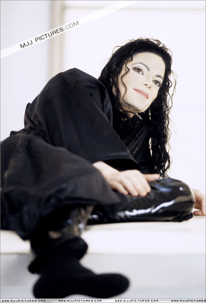 Scream Scream-michael-jackson-8063332-681-1000