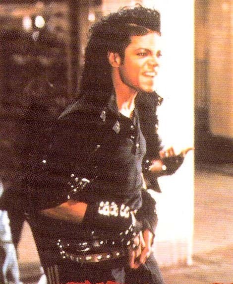 Bad Era (1987 - 1990) - Pagina 9 Bad-era-michael-jackson-8186063-470-572