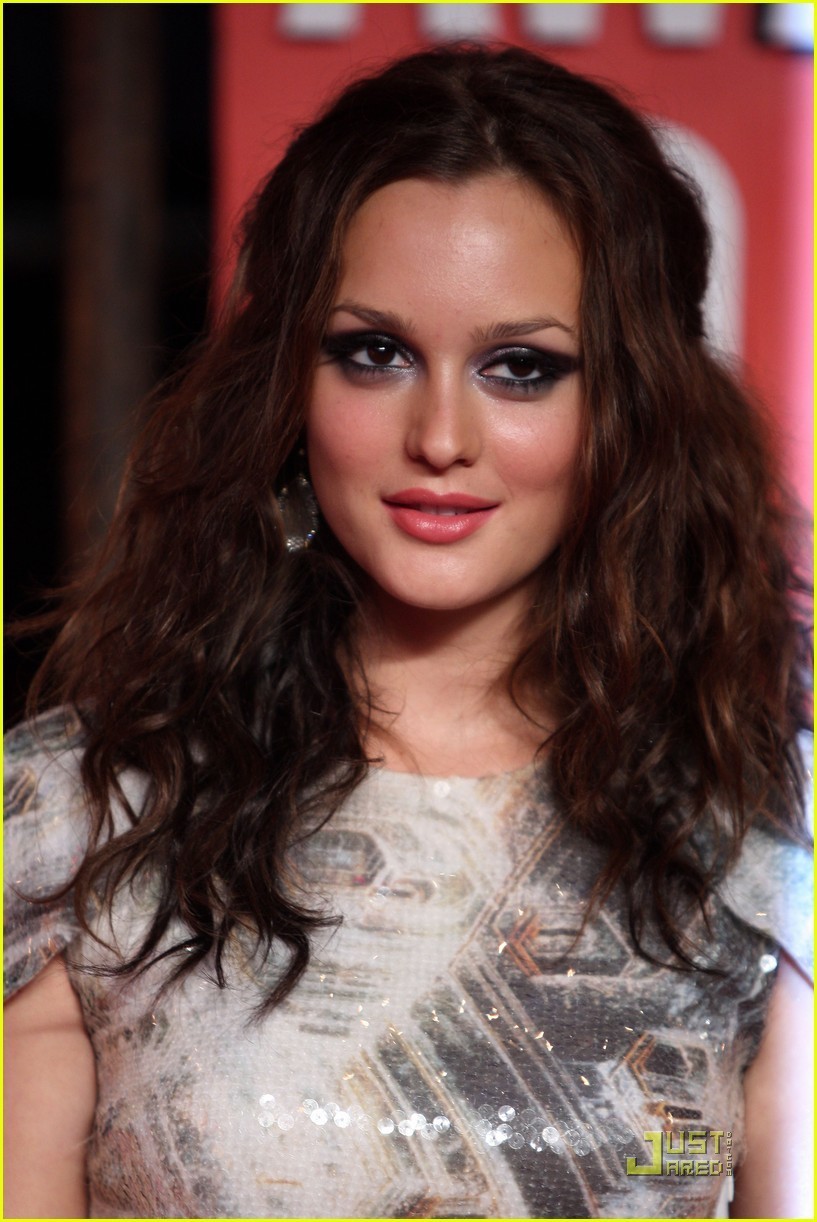 Leighton Meester Arşivim Leighton-VMAs-leighton-meester-8145758-817-1222