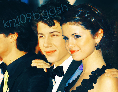 seelena and nick Nelena-3-selena-gomez-8193261-500-389