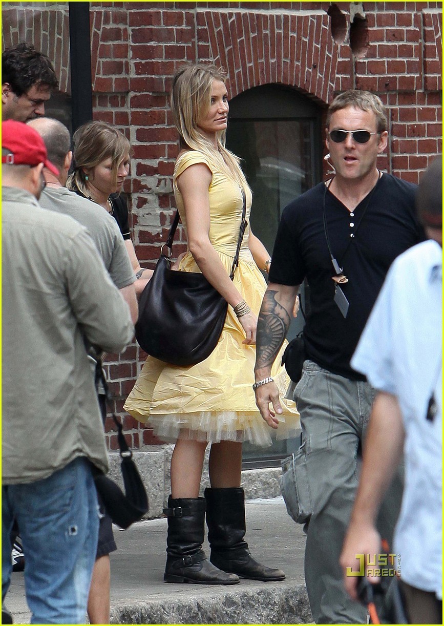 صور للمثله  cameron diaz Cameron-on-set-Wichita-cameron-diaz-8278581-867-1222