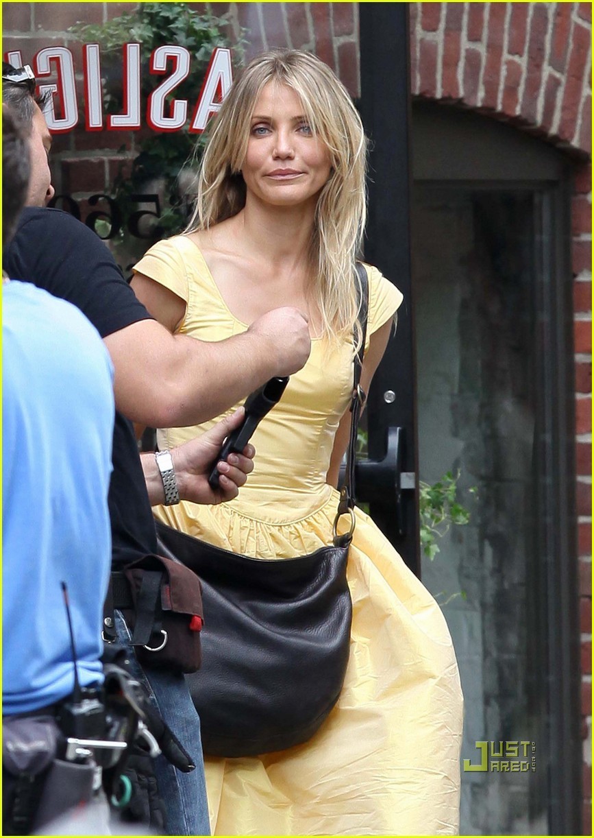 صور للمثله  cameron diaz Cameron-on-set-Wichita-cameron-diaz-8278598-867-1222