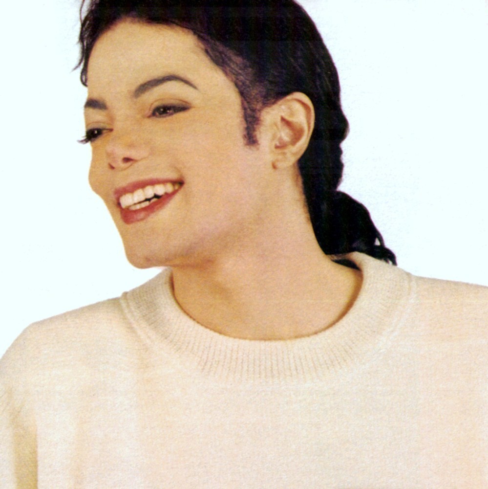 صور مايكل جاكسون لمجلة vibe على مر السنين MJ-Lovely-michael-jackson-8357171-999-1000