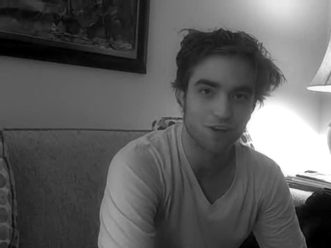 Robert Pattinson Resimleri  (2) Rob-3-robert-pattinson-8380287-480-360