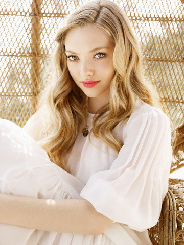 Simply beautiful! Amanda-Seyfried-amanda-seyfried-8467065-360-480