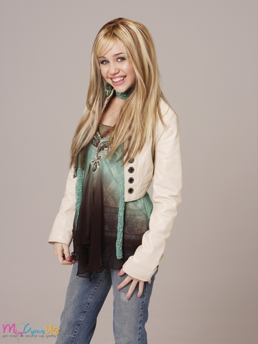 hannah montana season 1 & 2 photoshoot  Hannah-Montana-Season-1-Promotional-Photos-HQ-3-hannah-montana-8435311-375-500