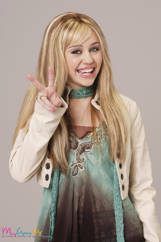 hannah montana season 1 & 2 photoshoot  Hannah-Montana-Season-1-Promotional-Photos-HQ-3-hannah-montana-8435321-333-500