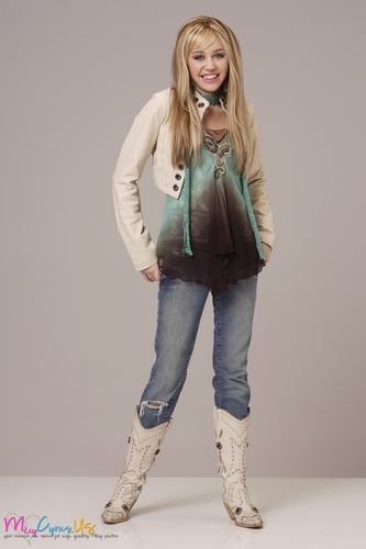 hannah montana season 1 & 2 photoshoot  Hannah-Montana-Season-1-Promotional-Photos-HQ-3-miley-cyrus-8420182-333-500