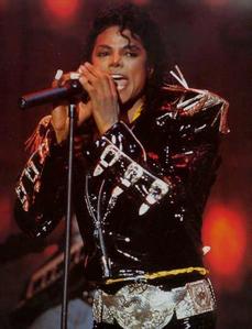 the King of Pop 271755_1249546964765_229_300